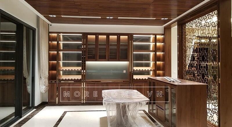 Chúng tôi sẽ thực hiện việc thi công tủ bếp gỗ tự nhiên cao cấp với những đường nét tinh tế, giúp tạo nên không gian phòng bếp lí tưởng.